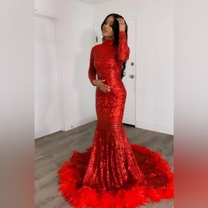 Size small ( 2 ) item worn for 3 hours /fits true to size ! Willing to negotiate